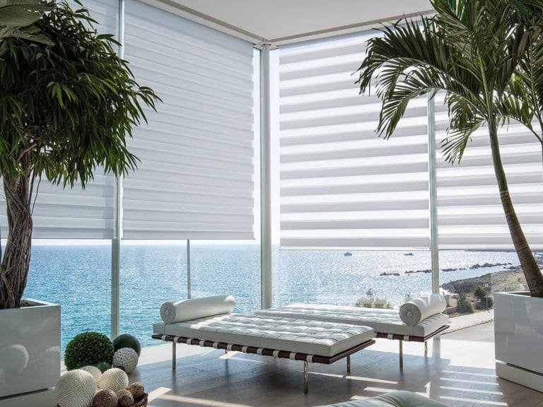 RESSTENDE-_-Roller-blinds-and-sunshades-design
